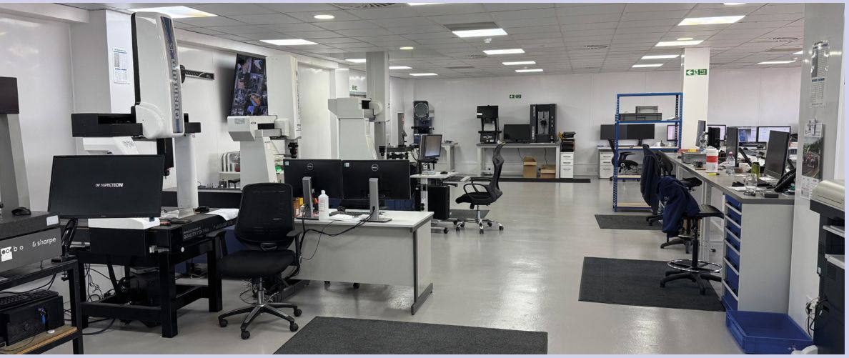 The temperature-controlled inspection room with CMMs and measuring stations